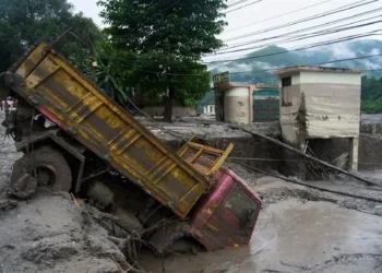 Van 353 muertos por avalancha en Nepal