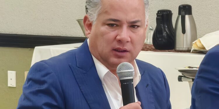 Considera Santiago Nieto como comentario misógino, alusión de Martín Arango sobre Carla Humphrey