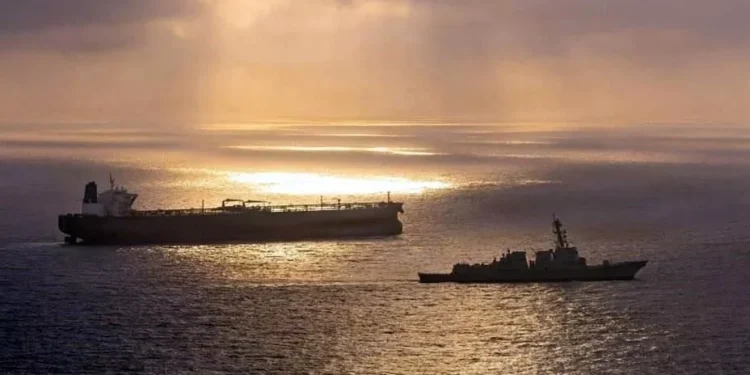 Precios del petróleo repuntan por la tensión en el estrecho de Ormuz
