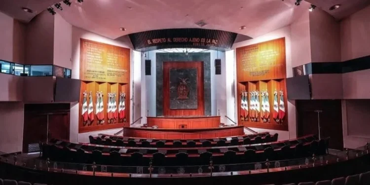 La sesión en el Legislativo local estaba convocada a las 8:00 horas
