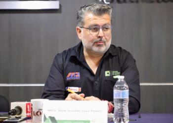 Apagones nocturnos afectan cierres de comercios en el Centro Histórico de Querétaro