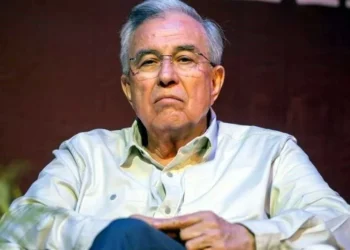 Pese a acusación de narco de EU, retoma Rocha Gobierno