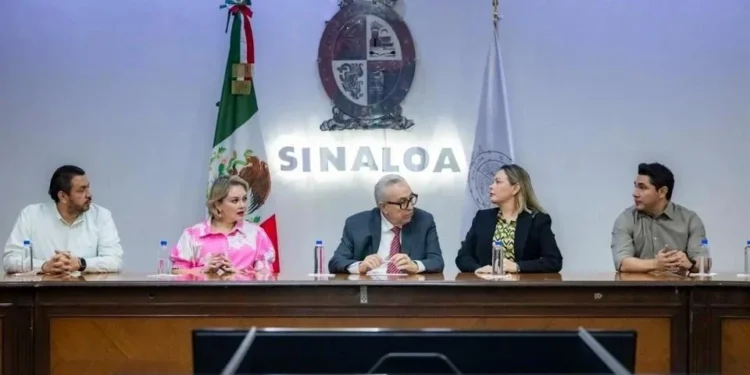 El Gobernador reunió a sus colaboradores en el Salón Gobernadores del Palacio de Gobierno