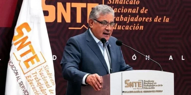 Vigila SNTE aplicación de examen para docentes tras fallas