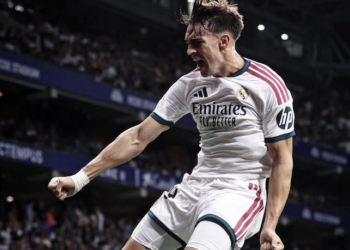 Espí salva al Real Madrid en su debut liguero