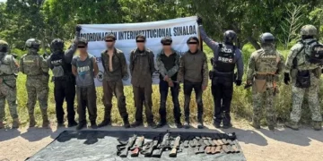 Detienen a 8 y decomisan arsenal en Sinaloa
