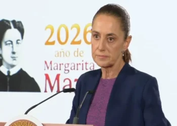 Gobernadora explicó que viajes son con sus recursos.- CSP