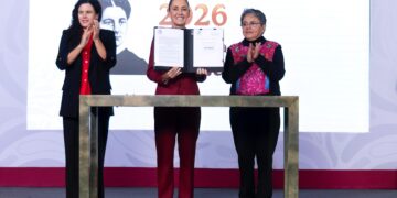 Sheinbaum firma decreto para fortalecer transparencia en el gobierno