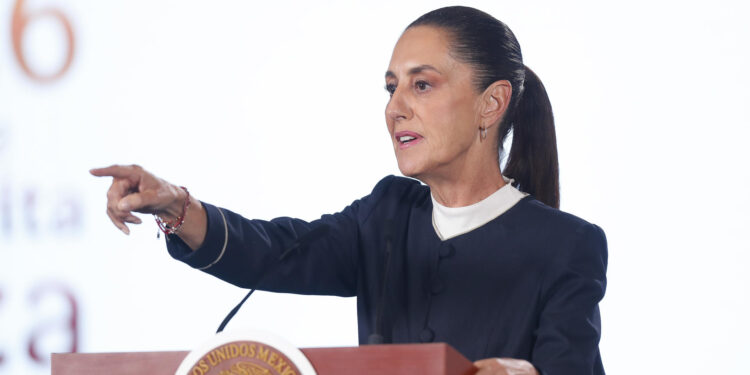 Sheinbaum impulsa reforma para prohibir candidaturas con doble nacionalidad