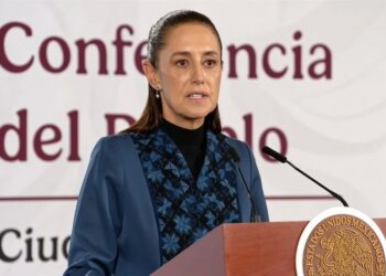 Jóvenes usan la IA como psicólogo.- Sheinbaum