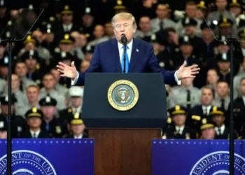 Afirma Trump que declarará Ormuz territorio de EU