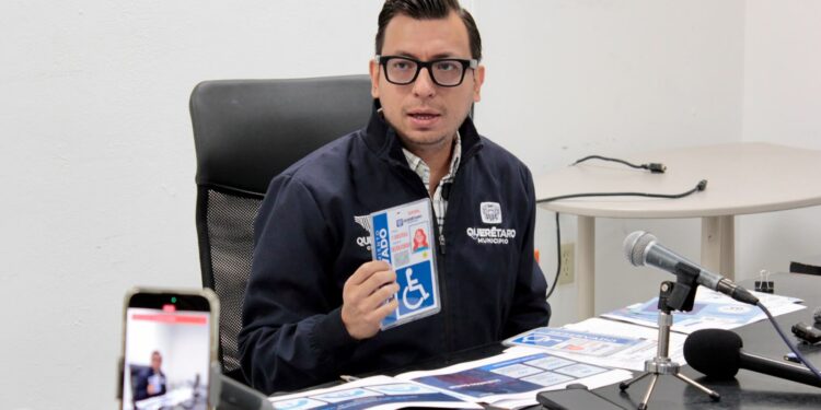Activos, 2 mil 505 tarjetones de estacionamiento para personas con discapacidad