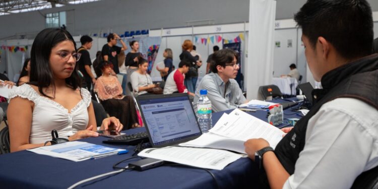 Inicia en la UAQ 2da. Feria de Vinculación con enfoque en empleo y desarrollo profesional