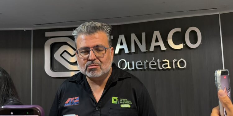 CANACO reitera “piso parejo” ante aumento de ambulantes en el Centro Histórico de Querétaro