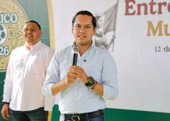 Entregan nueva cancha de futbol 5 en Santa Fe, Corregidora