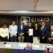 Firma escrituras ganador del Premio al Policía 2024 en CANACO