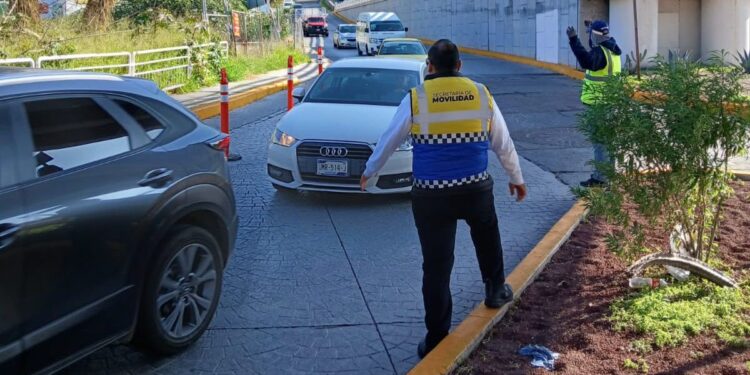 Realizan ajustes viales en Prolongación Constituyentes, para mitigar afectaciones por obras en la 57