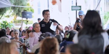 Felifer Macías se reunió con más de mil 900 personas adultas mayores
