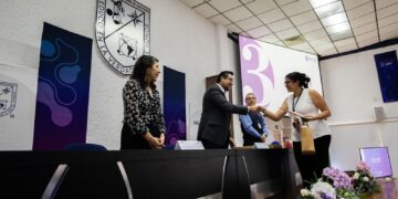 UAQ lleva sus investigaciones científicas a públicos no especializados con “Tesis en 3 Minutos”