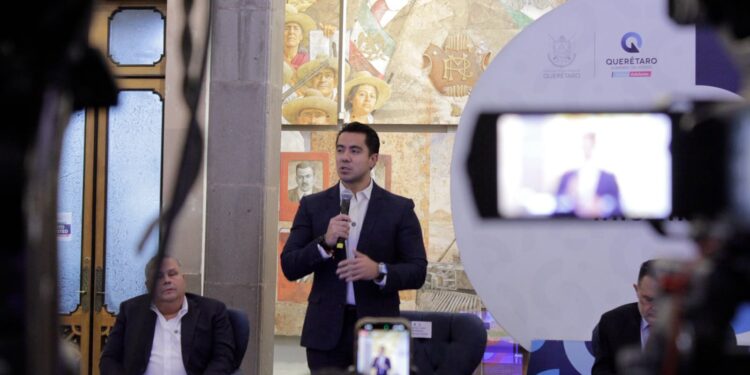 Invierten 1.6 millones de pesos en sanear árboles de la Alameda