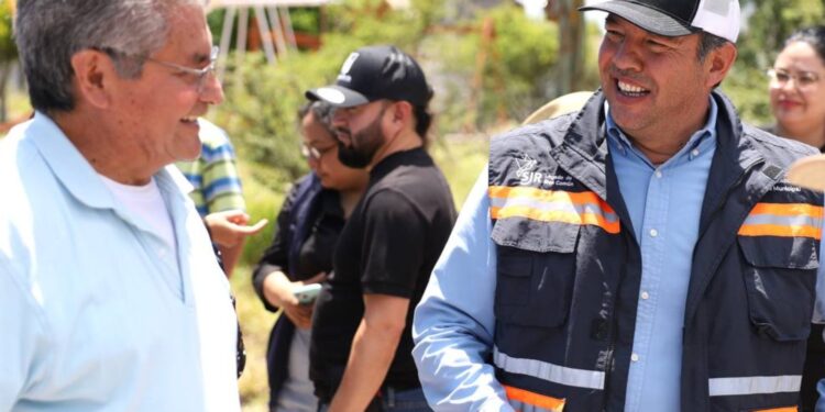 La construcción de la calle Naranjo, en Solares Banthí, se ejecuta con recursos que suman más de 4 millones 500 mil pesos y beneficiará a más de 250 personas.