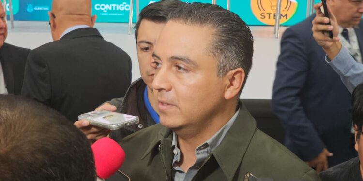 El secretario de Gobierno estatal, Eric Gudiño Torres, denunció que el Agrupamiento de Ingenieros Militares derribó un ejemplar de gran tamaño en El Cerrito