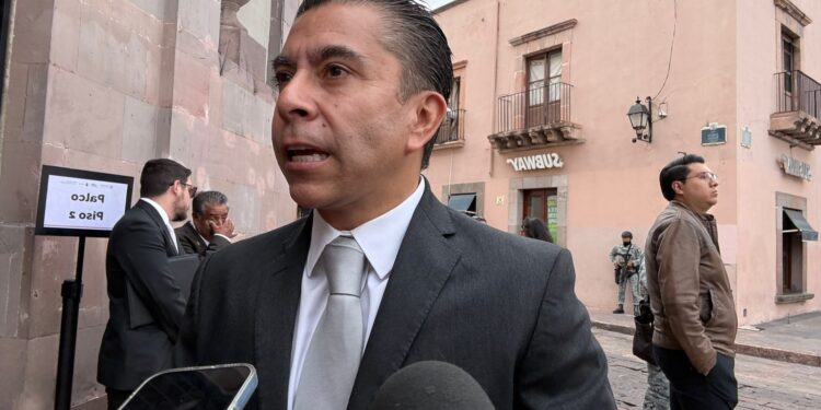 Roberto Sosa se registra en la plataforma del PAN para buscar la reelección federal en 2027