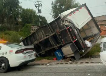 Accidente en la autopista México-Querétaro deja dos muertos