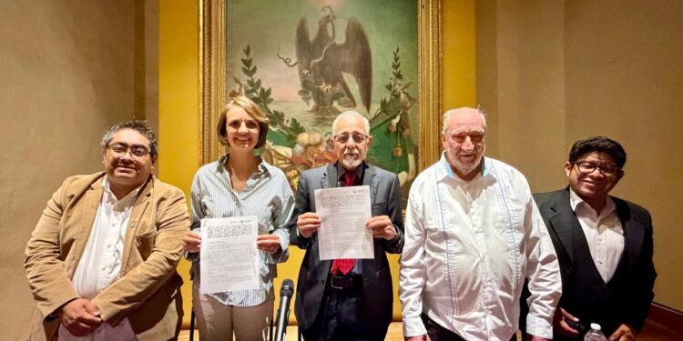 Durante el acto donde se formalizó esta donación, la titular de la Secretaría de Cultura agradeció la confianza y generosidad de Antonio Loyola Vera.