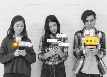 Capturan redes sociales a niños  y adolescentes