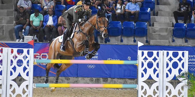 Fernando Parroquín gana el oro en Salto Ecuestre