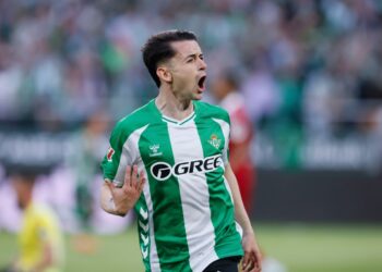 ¿Se queda? Habla Pellegrini sobre el futuro de Fidalgo en el Betis