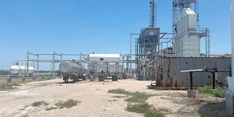 Exigen indagar red de protección a ‘huachirefinerías’