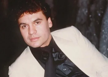 Juan Gabriel reúne a seguidores de México y EE.UU. en Ciudad Juárez