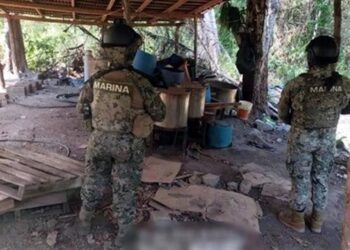 Inhabilitan narcolaboratorio de metanfetamina en Michoacán