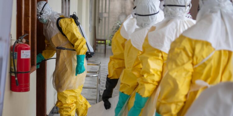 OMS advierte que brote de ébola “dista mucho de estar bajo control”