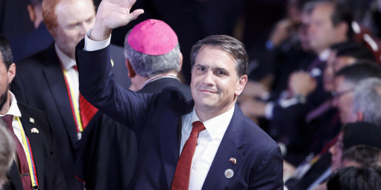 Senado de EE.UU. confirma a Todd Blanche, exabogado de Trump, como fiscal general