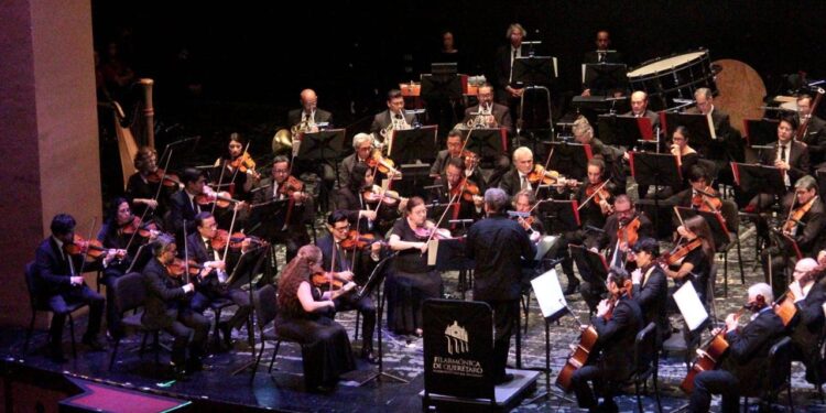 El pianista cubano Adonis González será el solista invitado.