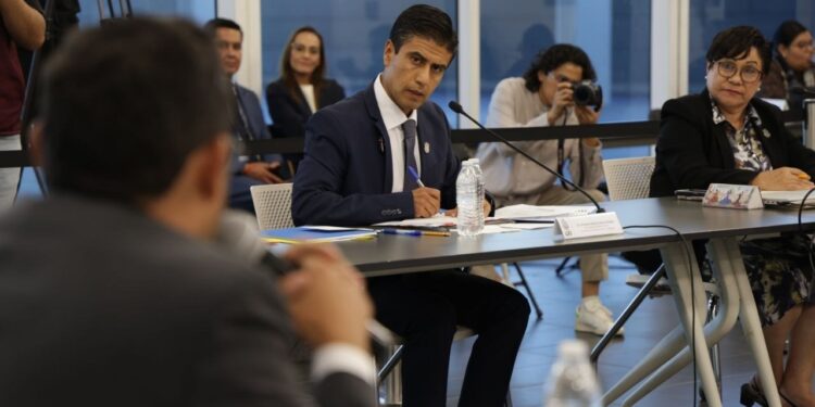 Ernesto Mejía precisó que todo lo que incluyen los clubes, incluida la distribución de alimentos, se cubre económicamente por parte de la Secretaría de Desarrollo Social.