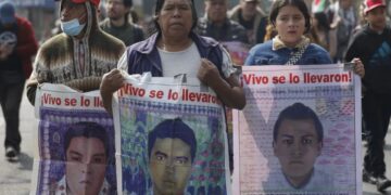 Fiscalía rastrea funerarias y una comisaría por la desaparición de los 43 de Ayotzinapa