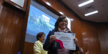 UAQ obtiene por primera vez acreditación institucional de los CIEES