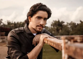 Hospitalizan de emergencia a Álex Fernández en Guadalajara