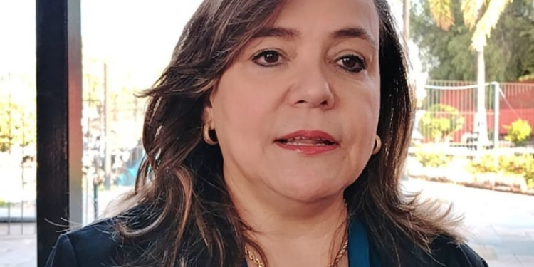 Silvia Amaya se excusa del Consejo Universitario y busca la reelección en la Rectoría de la UAQ