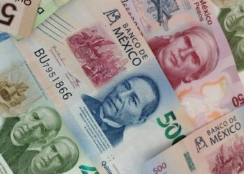 El bajo crecimiento y la deuda presionan el perfil fiscal de México, advierte Moody’s