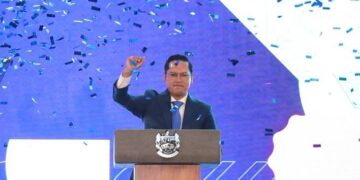 Chepe Guerrero mantiene la mano levantada para buscar la gubernatura de Querétaro