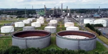 Sube crudo 4% por punto muerto en negociaciones de paz