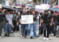 Estudiantes interrumpen desfile en Cuernavaca y exigen justicia por Claudia Tacoronte