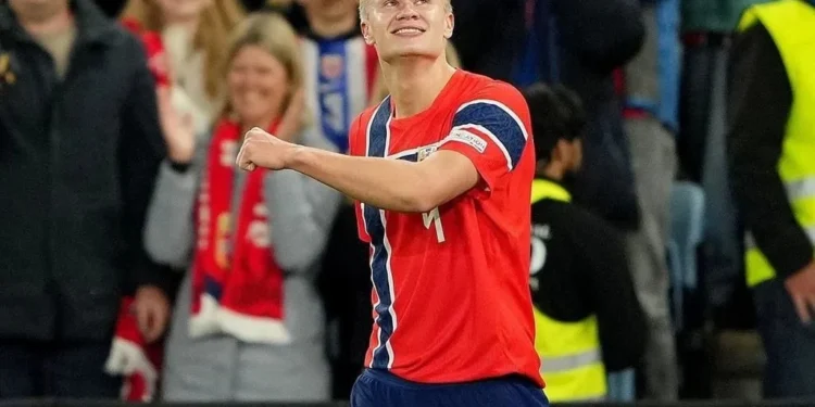 Erling Haaland brilla con doblete en la victoria de Noruega sobre Dinamarca