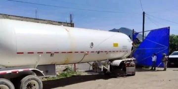 Proponen IEPS al huachicol