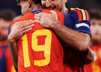 España sobrevive a Inglaterra y sigue sin conocer la derrota